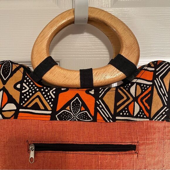 Masika Hand Woven Raffia Fibers African Bag with Wooden Handle - Picture 6 of 10